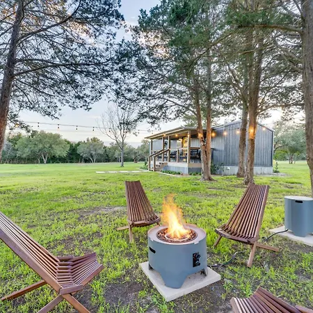 Private Schulenburg Cabin Near Winery!
